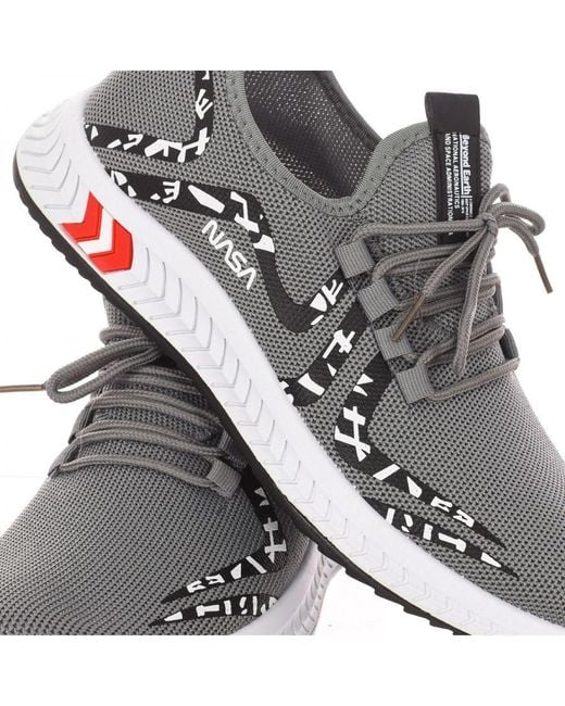 High top deals sports shoes