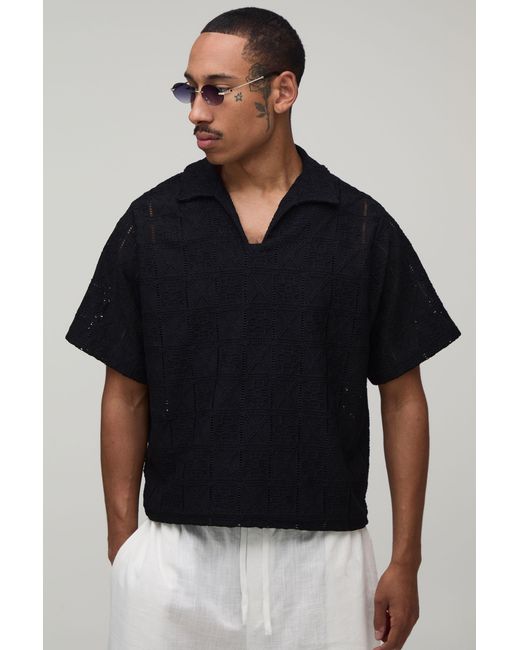 BoohooMAN Black Oversized Boxy Woven Floral V Neck Polo for men