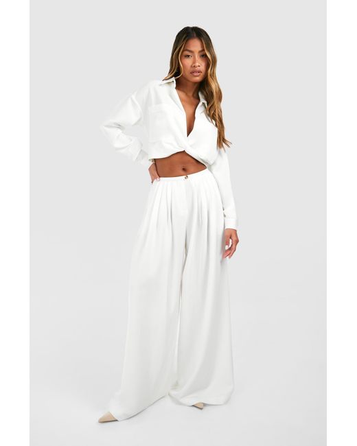 Boohoo White Low Rise Extreme Wide Leg Pleated Trouser