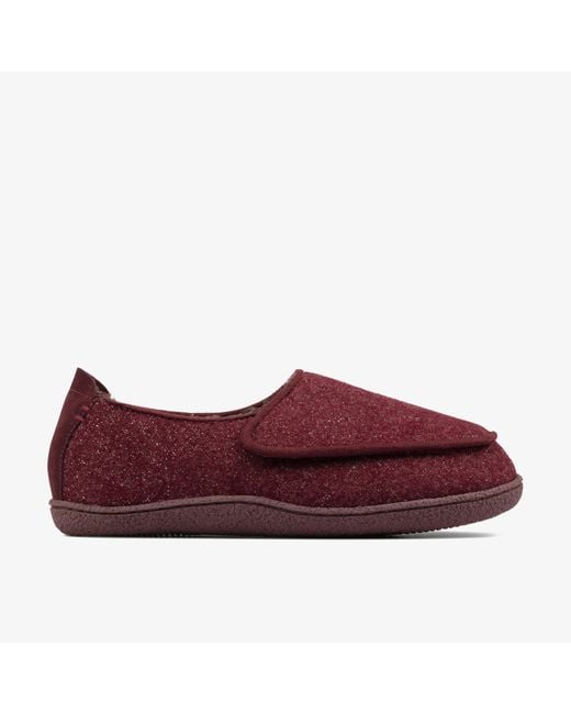 Clarks Red Home Charm Burgundy Intrest Slippers