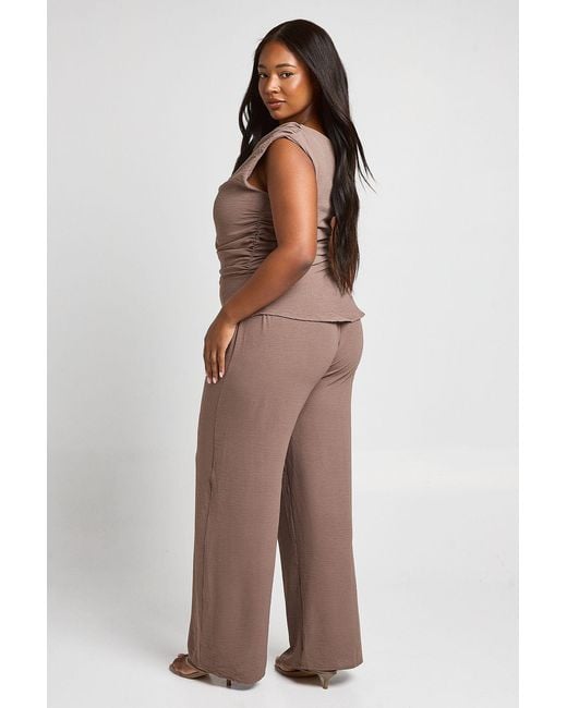 Boohoo Brown Plus Off The Shoulder Asymmetric Hem Top