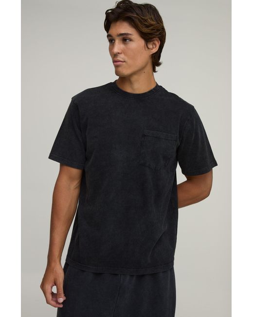 BoohooMAN Black Essential Washed Regular Fit Front Pocket T-Shirt for men