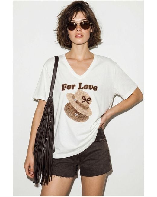 Bianco Lucci White Oversized V-Neck Printed T-Shirt