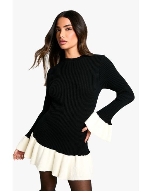 Boohoo Petite Contrast Flare Sleeve Knitted Skater Dress in Black
