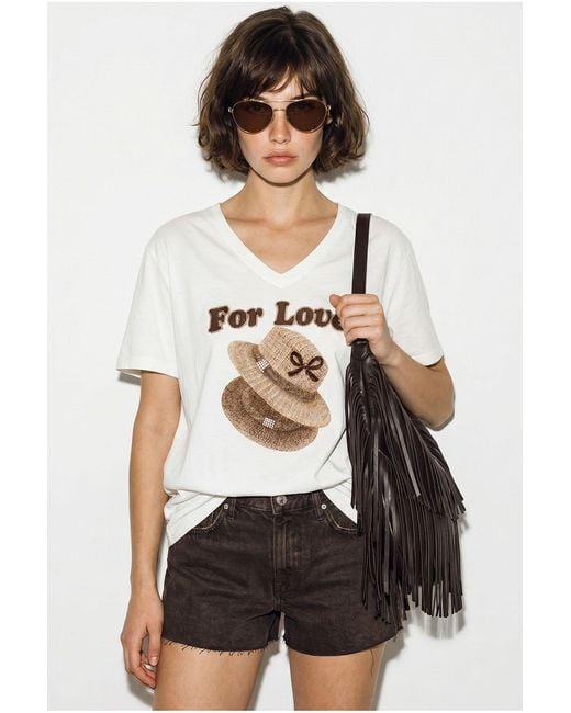 Bianco Lucci White Oversized V-Neck Printed T-Shirt