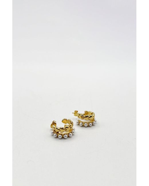 SVNX White Double Heart Pearl Huggie Earrings
