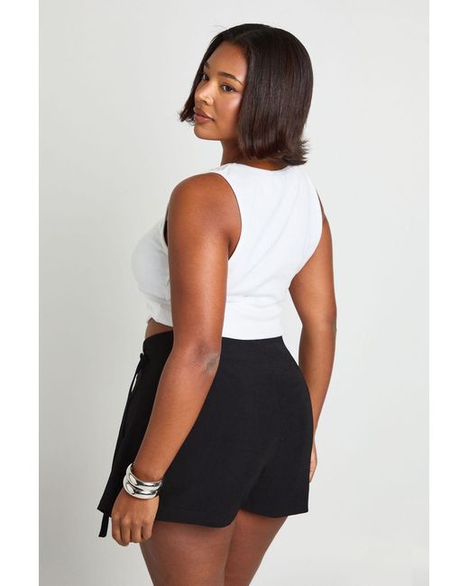 Boohoo White Plus Buckle Detail Skort
