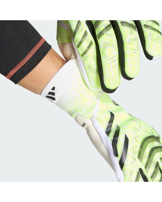 Adidas Originals Green Predator Pro Fingersave Goalkeeper Gloves