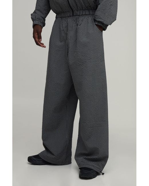 BoohooMAN Black Extreme Parachute Check Nylontrouser for men