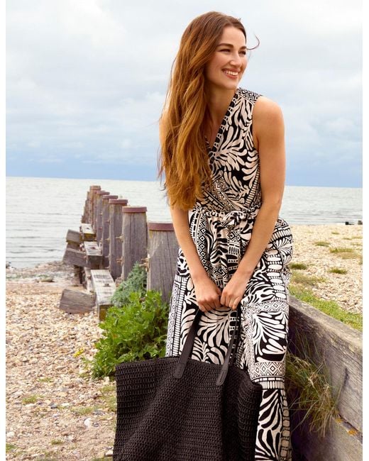 Blue Vanilla Black Sleeveless Leaf Print Jumpsuit