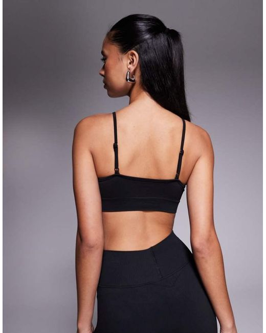 4505 Black Wrap Front Seamless Light Support Sports Bra