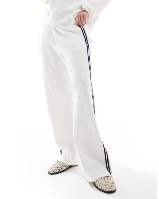 Hollister White Mid Rise Wide Leg Joggers