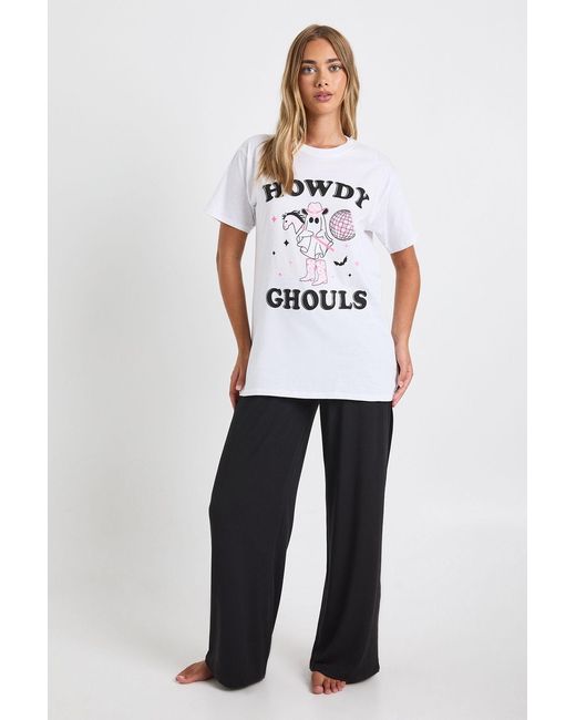 Boohoo White Halloween 'Howdy Ghouls' Graphic Oversized T-Shirt & Trousers Pyjama Set