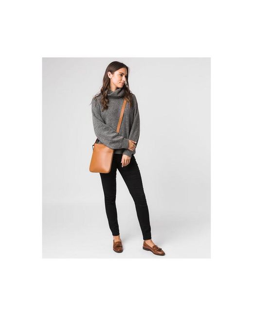 Pure Luxuries Brown 'Lautner' Saddle Vegetable-Tanned Leather Cross Body Bag