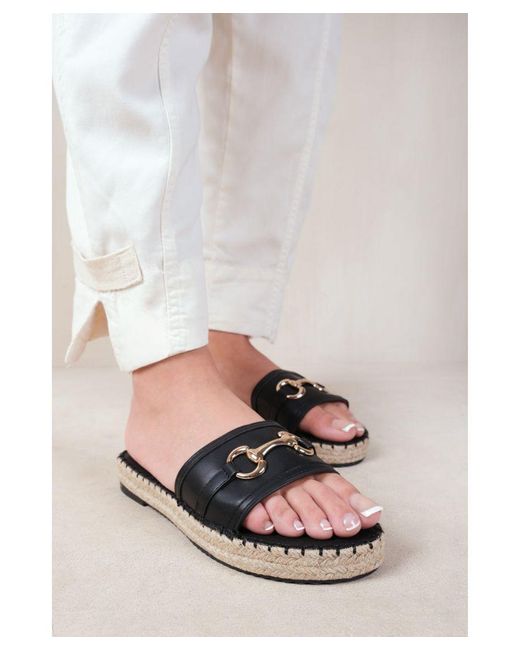 Where's That From Pink 'Jupiter' Single Strap Flat Sandals With Thread Design And Golden Detailing