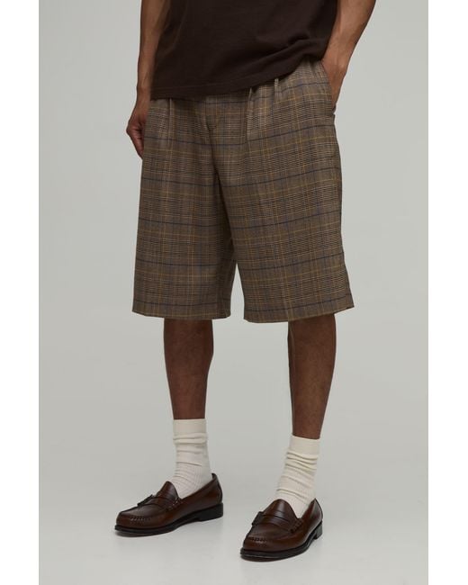 BoohooMAN Brown Tailored Check Wide Leg Pleat Front Suit Shorts for men