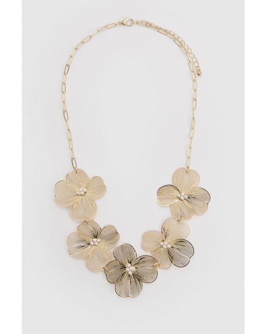 Boohoo White Openwork Flower Statement Necklace