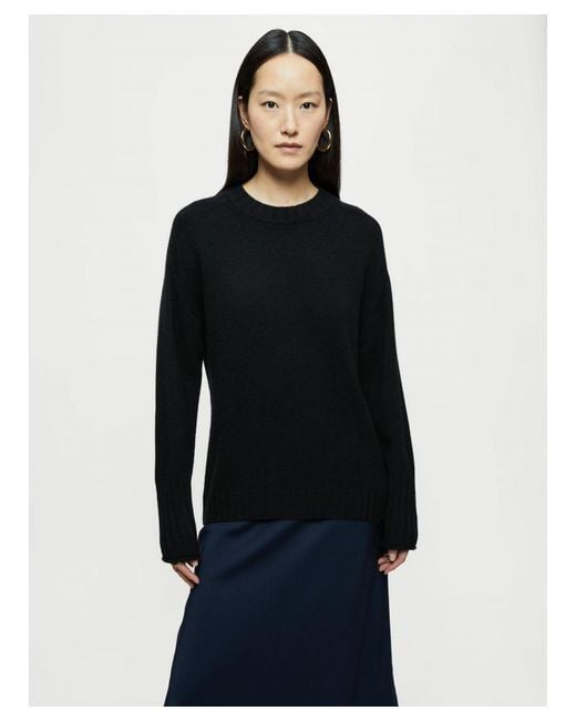 Black boyfriend jumper discount