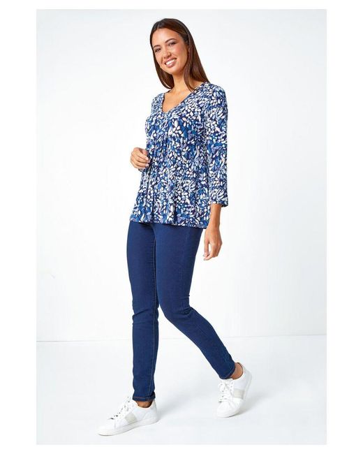Roman Blue Leaf Print Pintuck Swing Stretch Top