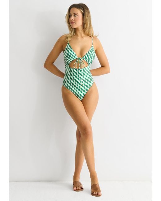 Gini London Badpak Met Groene Golfprint En Strik Aan De Voorkant in het Green