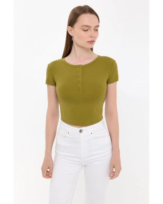 Hiccup Green Buttoned Short Sleeve Round Neck T-Shirt