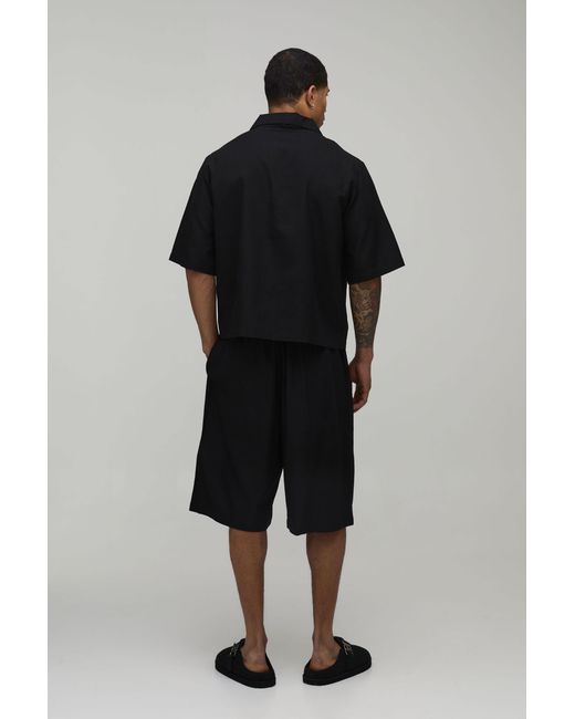 BoohooMAN Black Linen Blend Boxy V Neck Floral Embroidered Polo for men
