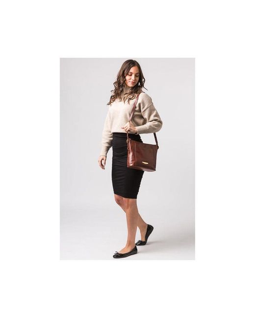 Pure Luxuries Brown 'Dee' Italian Vegetable-Tanned Leather Shoulder Bag