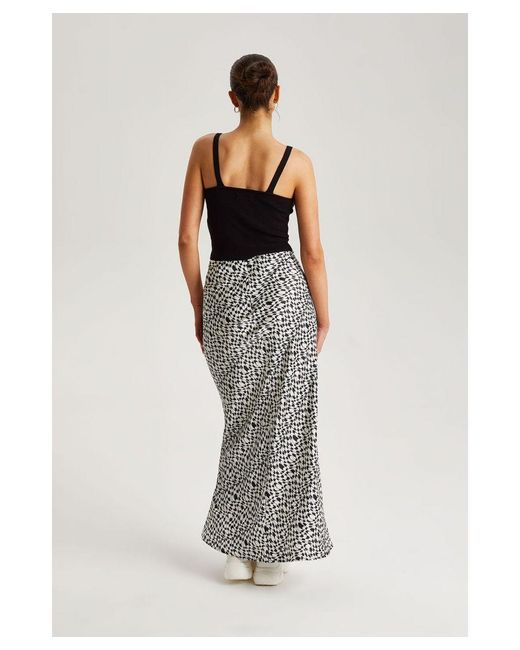 Urban Bliss White Mono Geometric Satin Maxi Skirt
