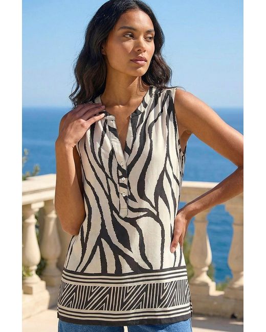 Roman White Stripe Border Print V-Neck Vest