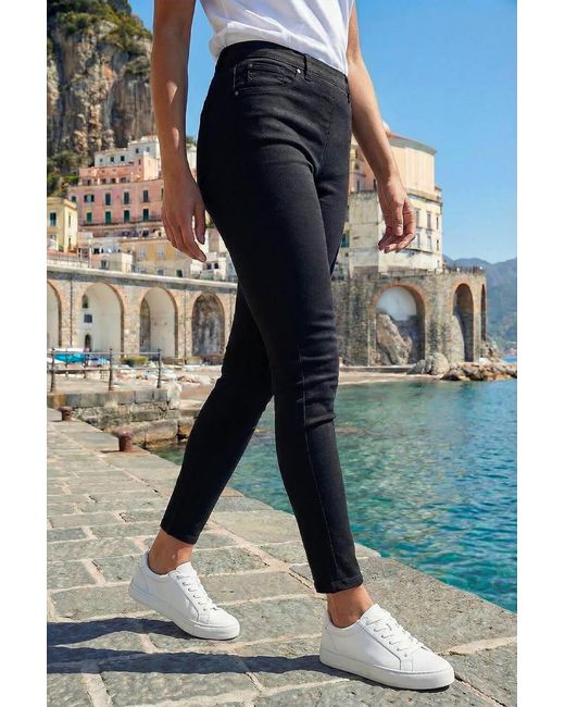 Roman Black Ultimate Denim Cropped Jegging (29 Inch)