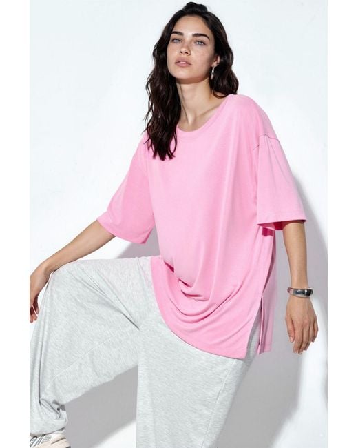 Busem Pink Slit Detailed Crew Neck Short Sleeve T-Shirt