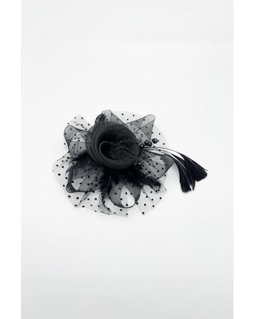 SVNX Black Rosette Faux Pearl & Polka Veil Feather Fascinator