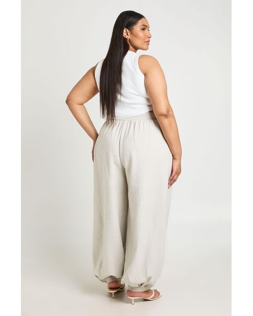 Boohoo White Plus Peached Pleated Balloon Cuff Trousers