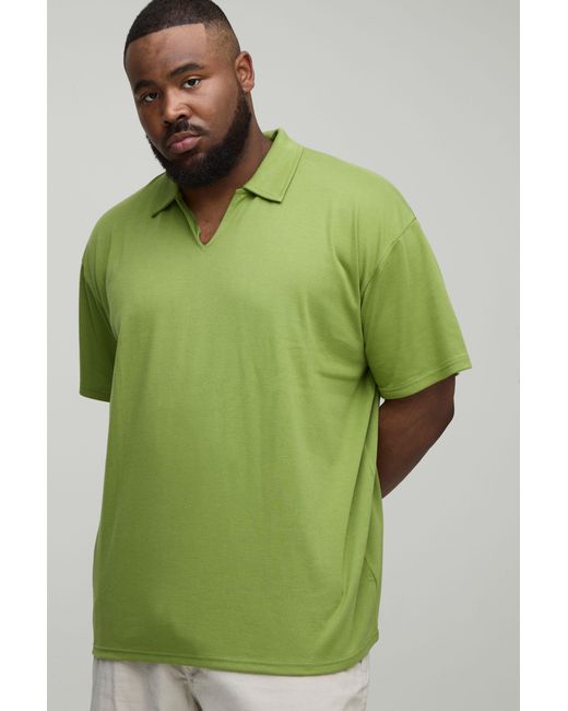 BoohooMAN Green Plus Oversized Interlock V Neck Polo for men