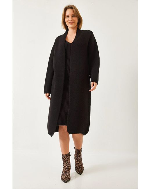 Bianco Lucci Black Textured Knitwear V-Neck Cardigan-Dress Two-Piece Set