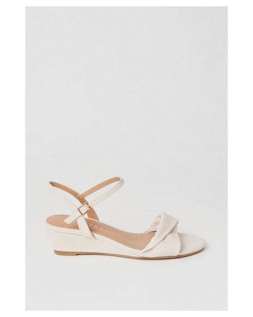 Wallis White Wide Fit Ranae Soft Twist Low Wedge Heeled Sandals