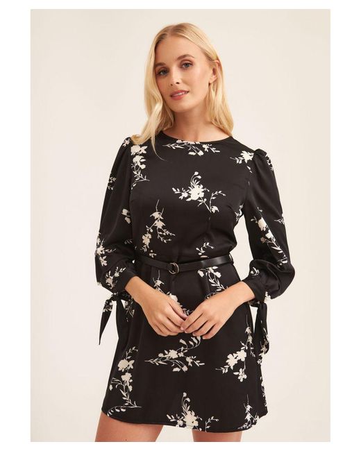 Gini London Mini-jurk Met Lange Mouwen En Bloemenprint in het Black