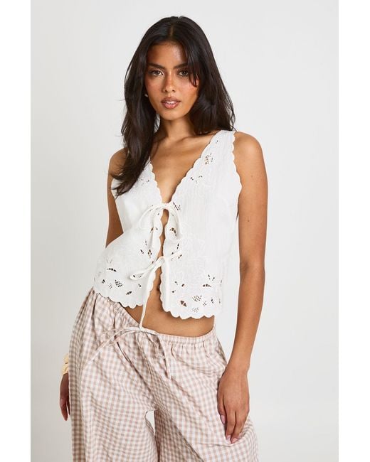 Boohoo White Scallop Edge Tie Front Top