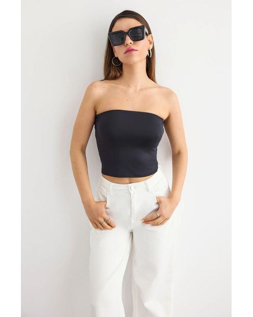 Hiccup Strapless Crop Top in het White