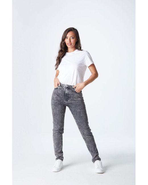 Urban Bliss White Acid Wash Mom Jean