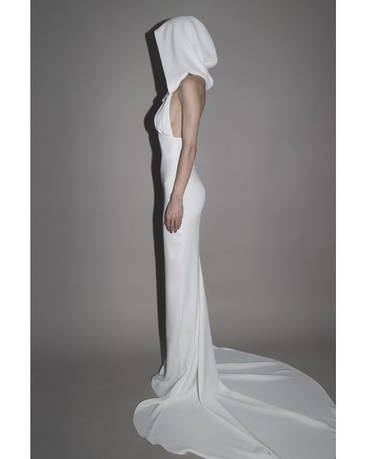 Vestiaire d'un Oiseau Libre White Hooded Gown