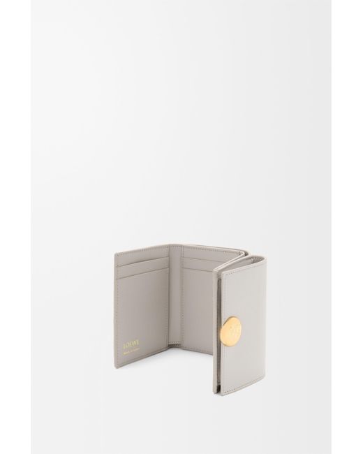 Loewe White Portefeuille À Trois Volets Pebble En Cuir De Veau Nappa Brillant