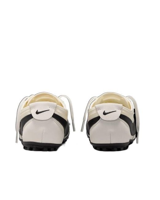 Nike White Round Toe Lace-Up Sneakers