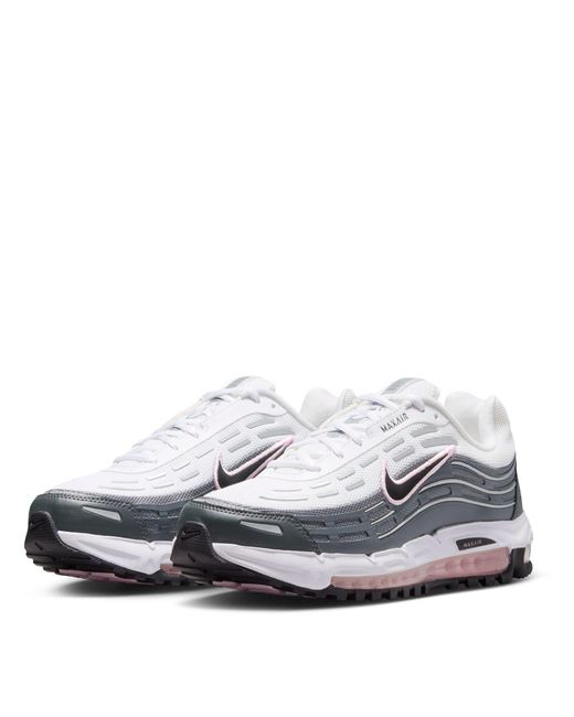 Nike White Simple And Casual Shoes for men