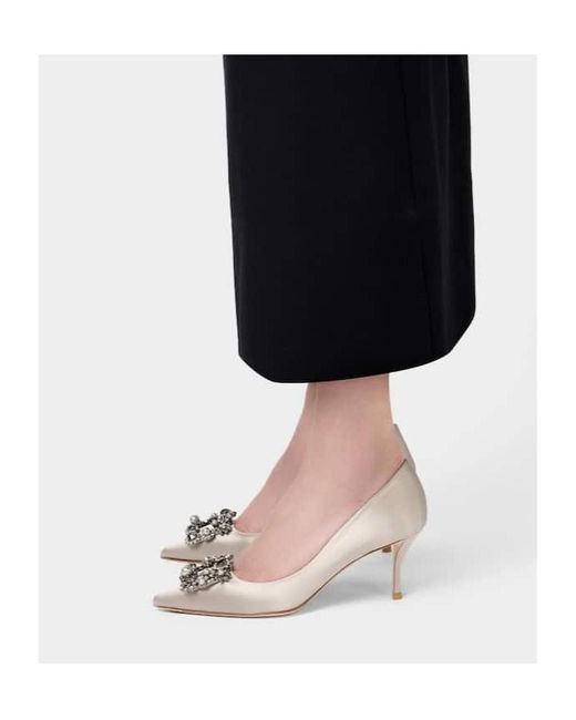 Roger Vivier White Flower Strass Embellished Pumps
