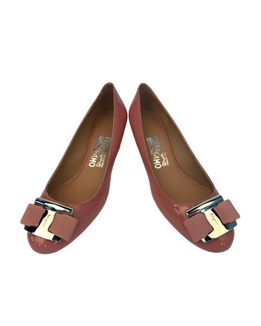 Ferragamo Brown Logo Details Heels