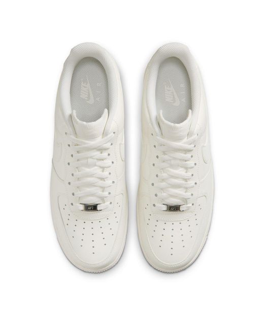 Nike White Solid Color Sneakers for men