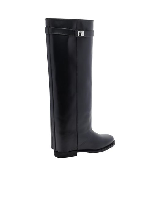 Via Roma 15 Black Round-Toe Boots
