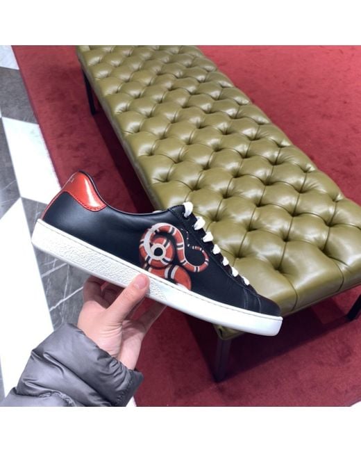 Gucci Black Serpentine Casual Sneakers for men