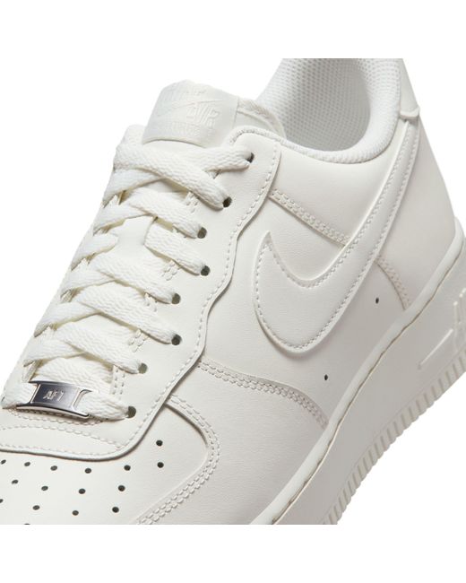 Nike White Solid Color Sneakers for men